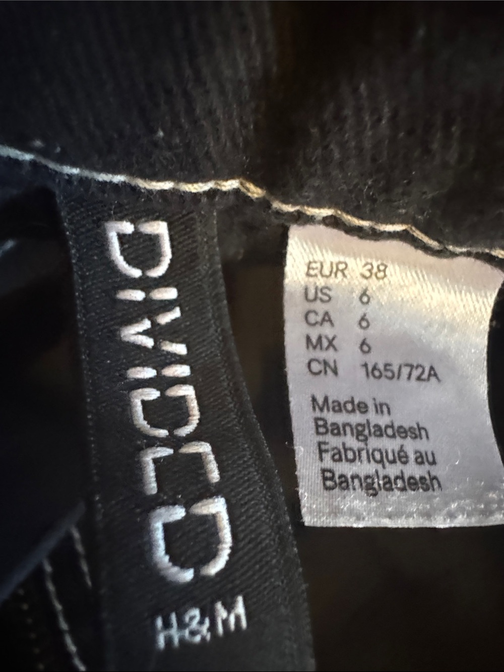 Divided - Black womans Cargo Jeans with Contrast Stitching size 6 - Picture 2 of 6